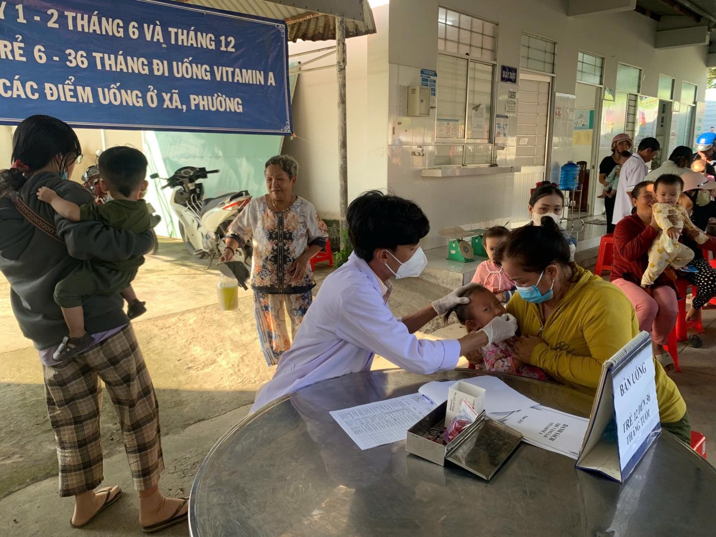 Trạm Y tế xã Tân Phú Đông tổ chức ngày Vi chất dinh dưỡng đợt I năm 2025