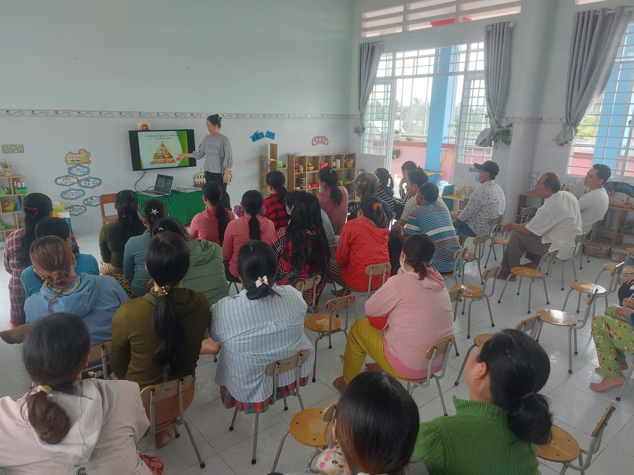 Hướng dẫn chế độ dinh dưỡng cho phụ huynh học sinh năm 2025