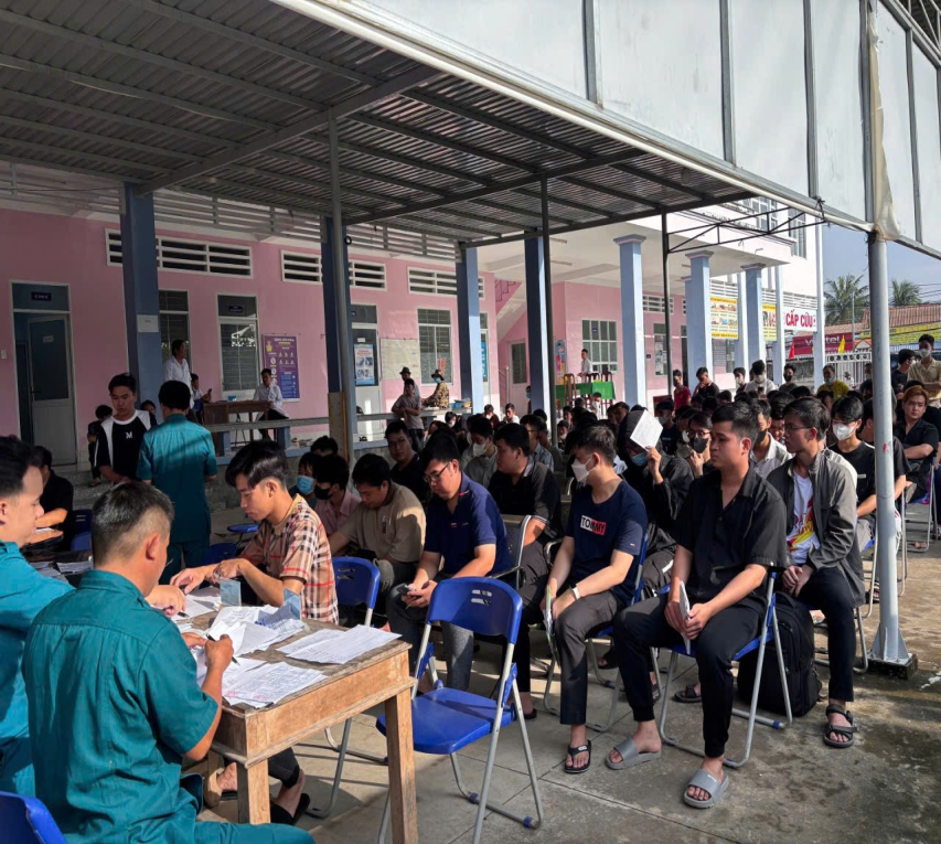 Trạm y tế xã Tân Thới phối hợp với Ban chỉ huy Quân sự xã tổ chức khám sơ tuyển sức khỏe công dân thực hiện nghĩa vụ quân sự, thực hiện nghĩa vụ công an nhân dân năm 2026.