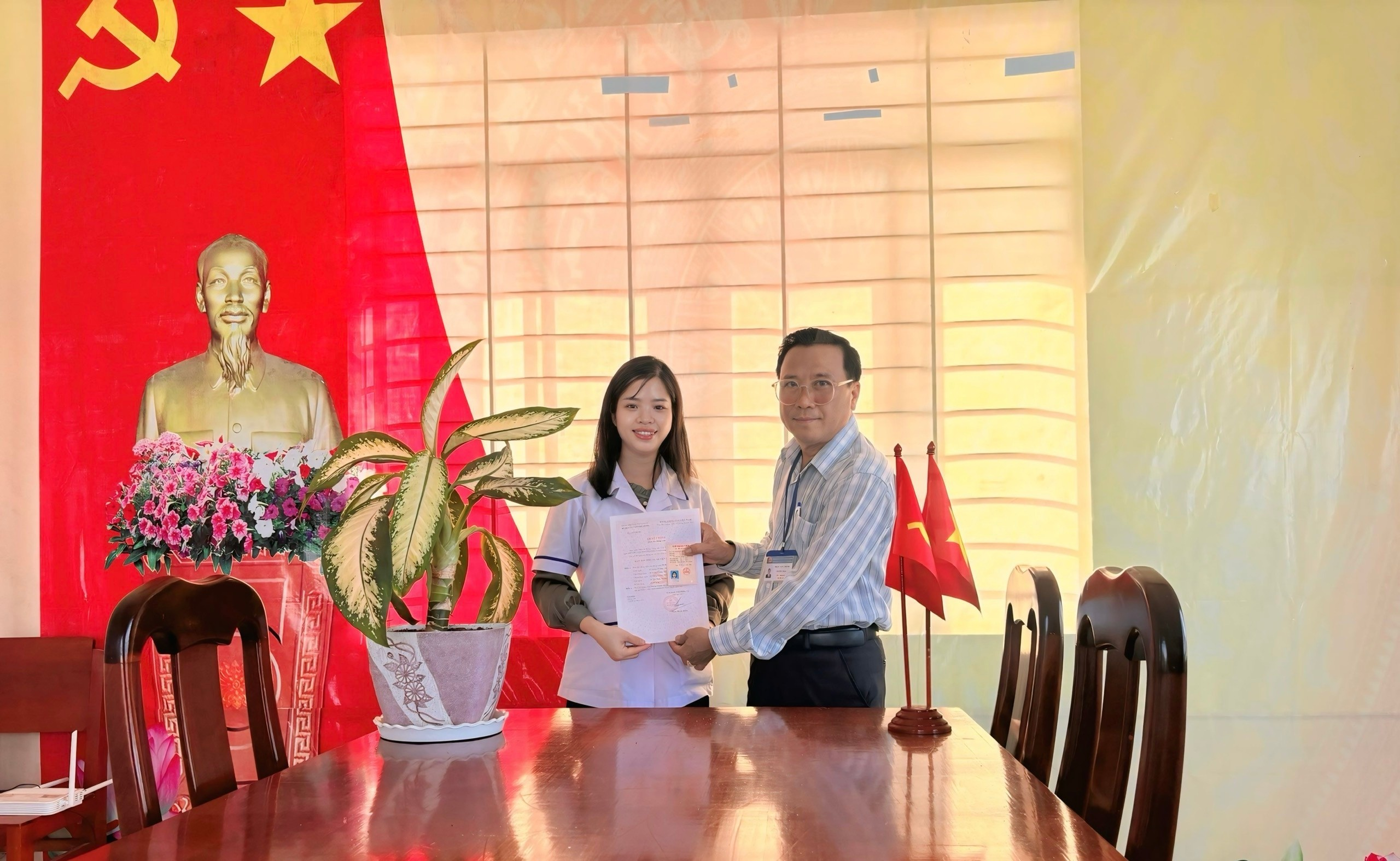 Lễ kết nạp Đảng viên và trao quyết định công nhận Đảng viên chính thức
